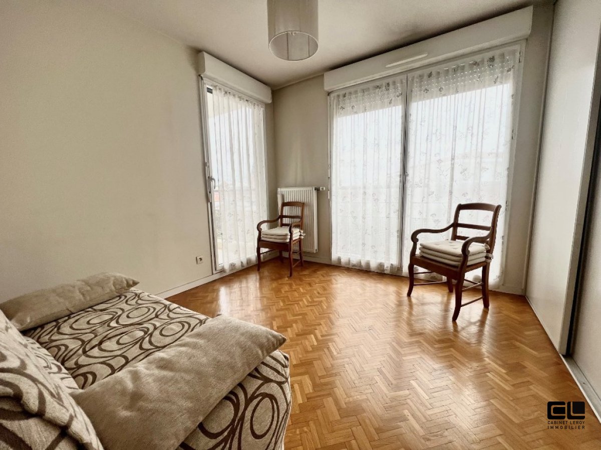 APPARTEMENT T4 - OULLINS - 90.57 m2 - VENDU