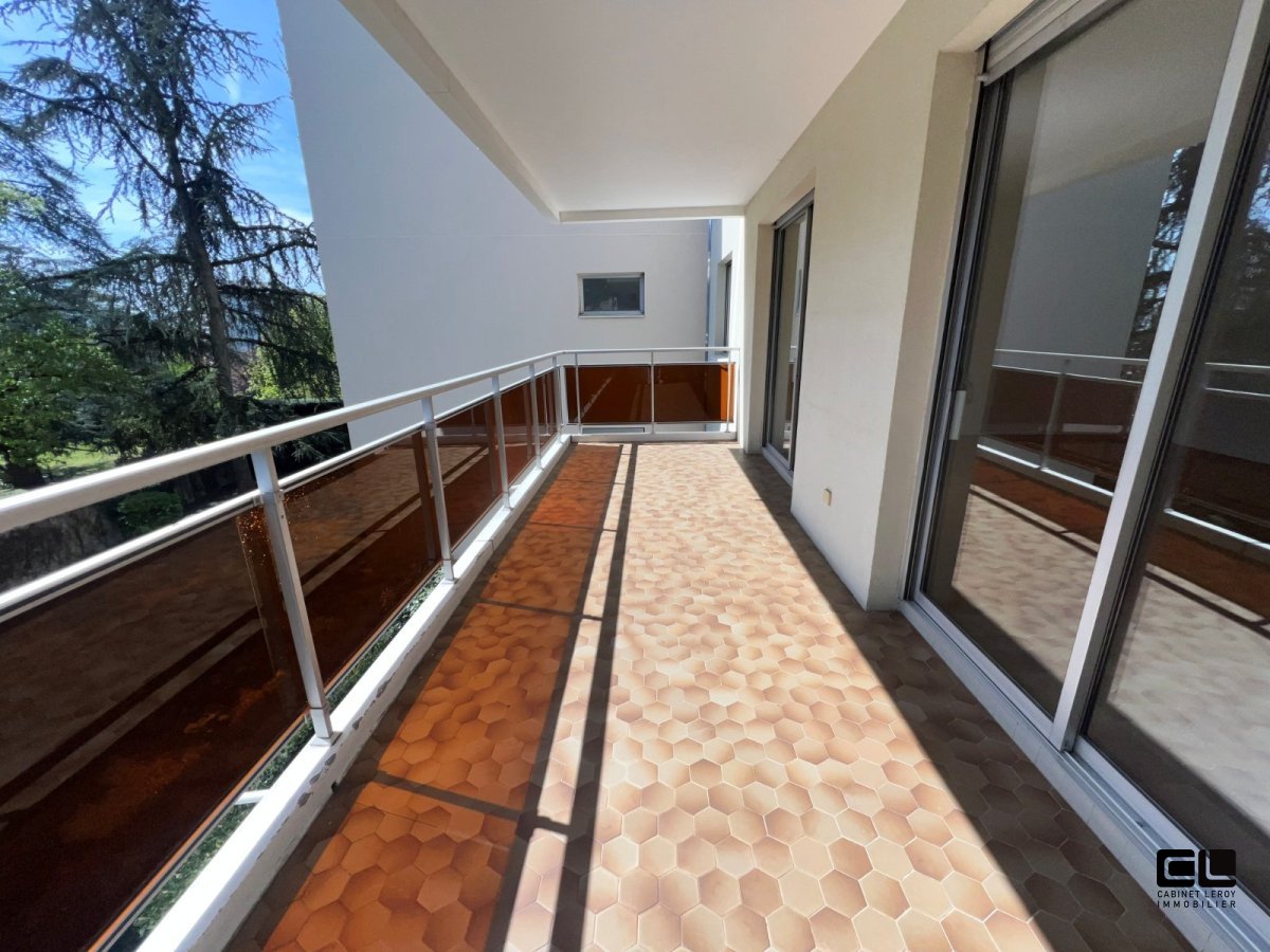 APPARTEMENT T4 A VENDRE - STE FOY LES LYON QUARTIER DU VALLON - 104 m2 - 320000€