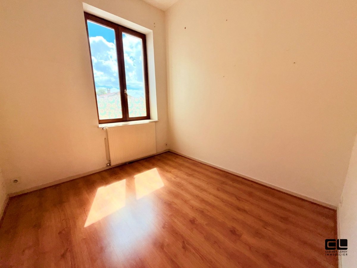 appartement A VENDRE - STE FOY LES LYON centre ville au pied de la place et de son église. - 120.08 m2 - 455 000 &euro;