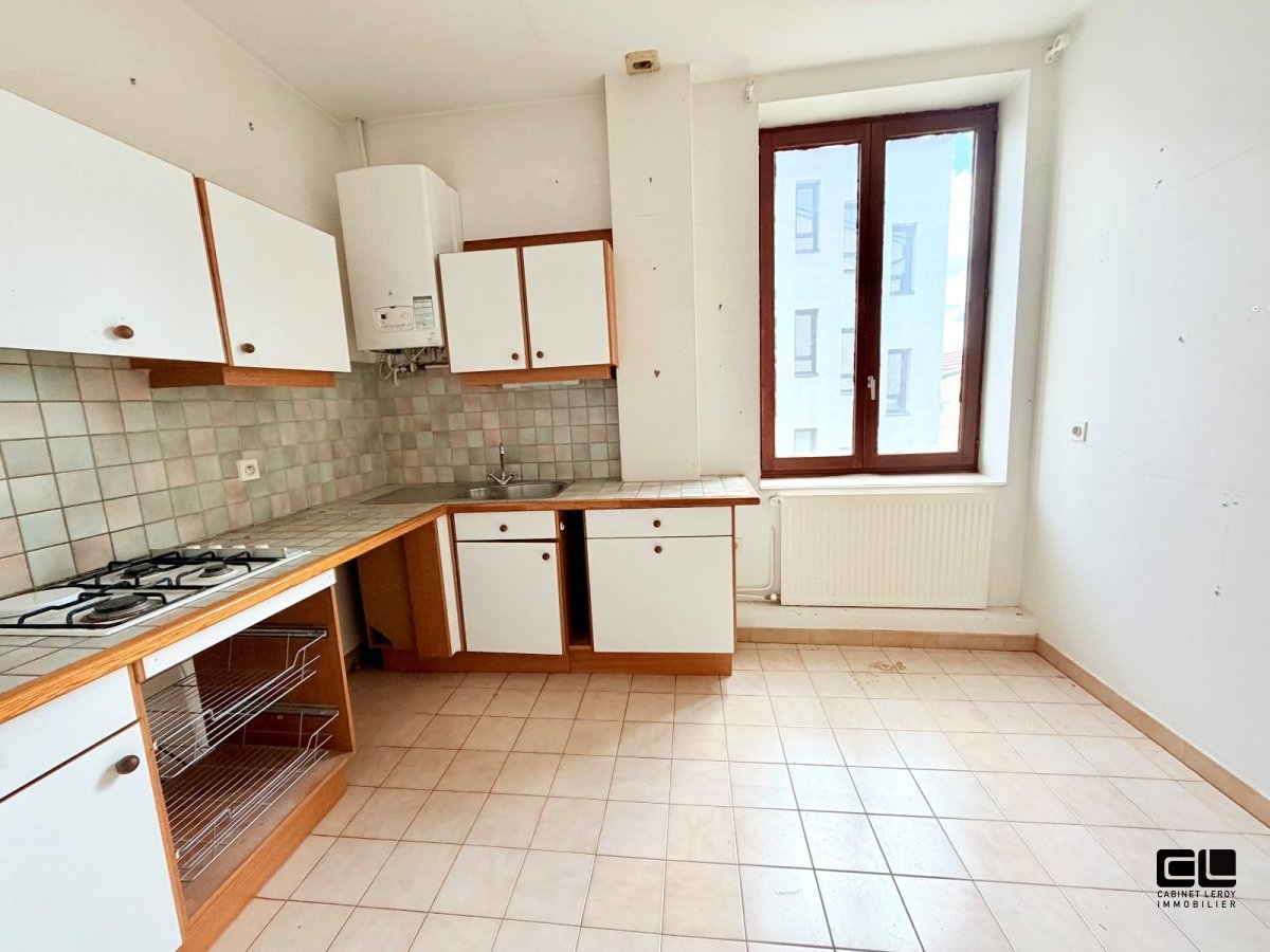 appartement A VENDRE - STE FOY LES LYON centre ville au pied de la place et de son église. - 120.08 m2 - 455 000 &euro;