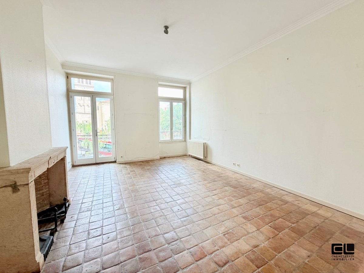 appartement A VENDRE - STE FOY LES LYON centre ville au pied de la place et de son église. - 120.08 m2 - 455 000 &euro;