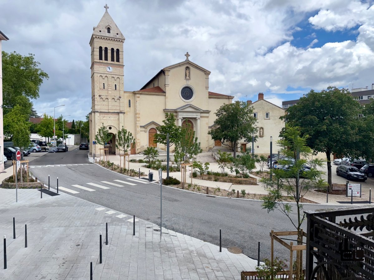 appartement A VENDRE - STE FOY LES LYON centre ville au pied de la place et de son église. - 120.08 m2 - 430 000 &euro;