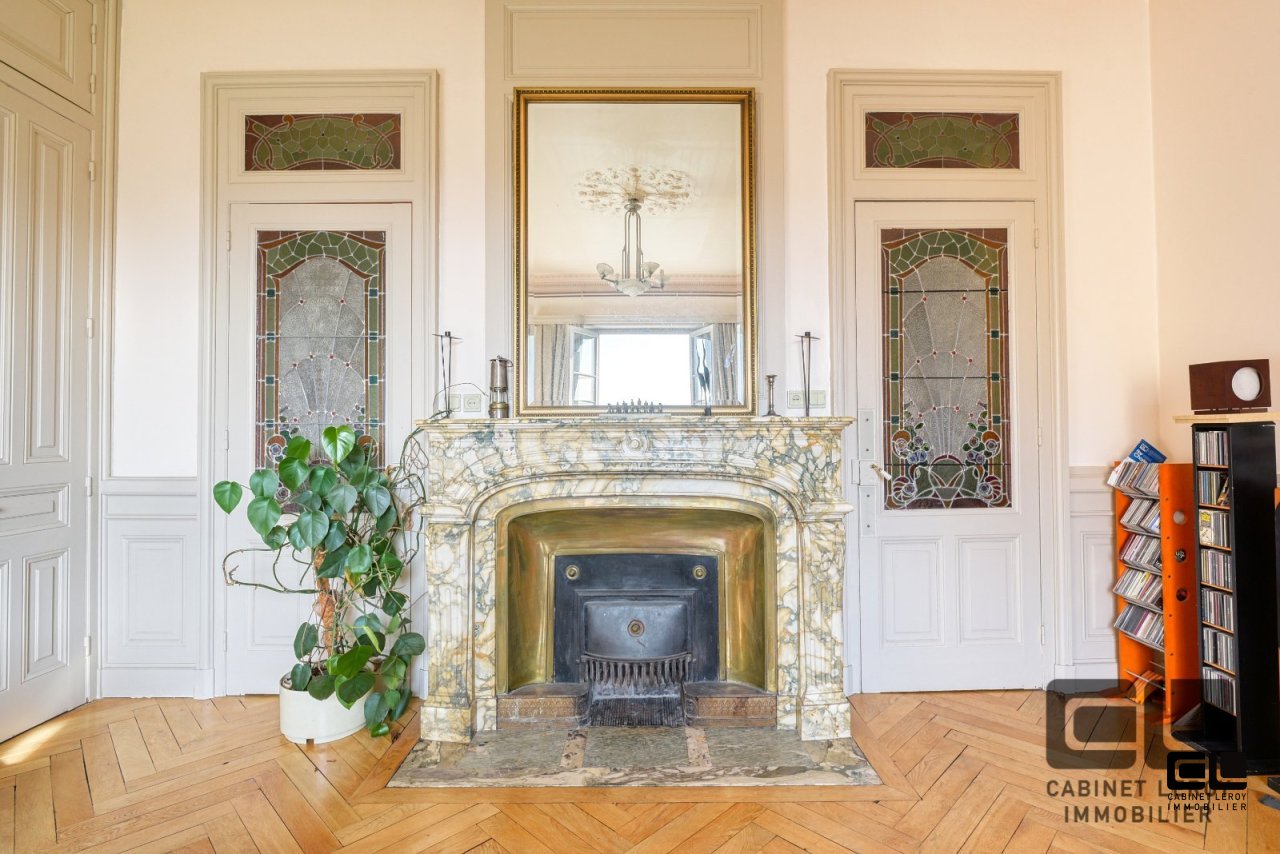 APPARTEMENT T6 A VENDRE - LYON 9EME ARRONDISSEMENT - 198.05 m2 - 680000€