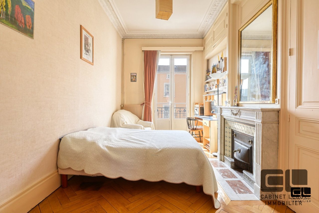 APPARTEMENT T6 A VENDRE - LYON 9EME ARRONDISSEMENT - 198.05 m2 - 680000€